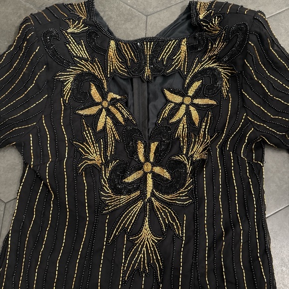 Elegant Vintage Black and Gold Women's Dress - Picture 7 of 8